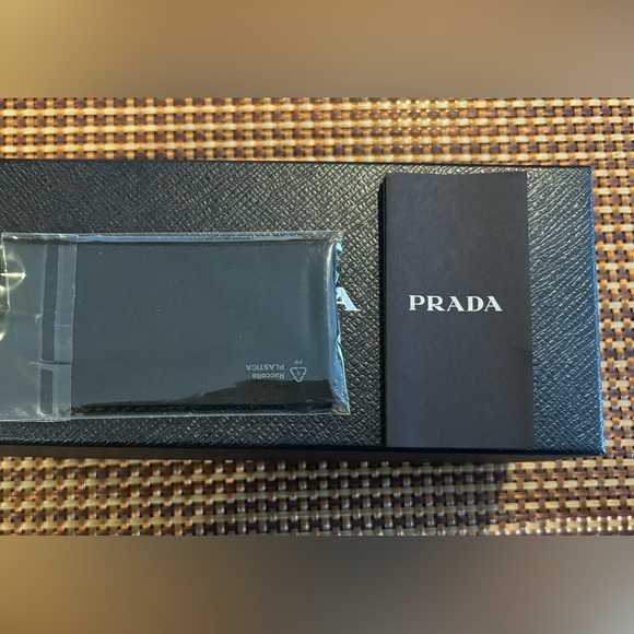 Prada PR 13ZS Sunglasses, New in box! Authentic! - Picture 4 of 10
